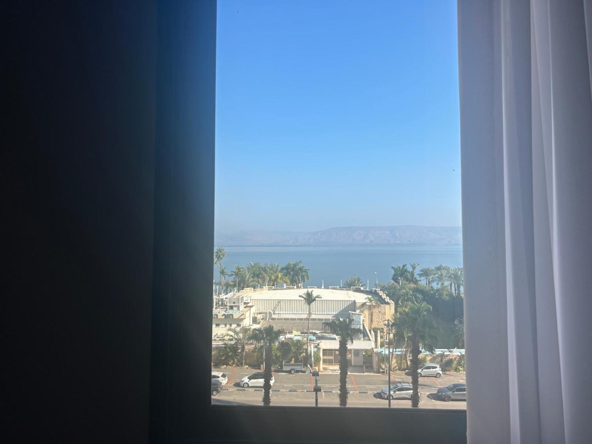תכלת על הכינרת Light Blue On The Kinneret Lake طبريا المظهر الخارجي الصورة